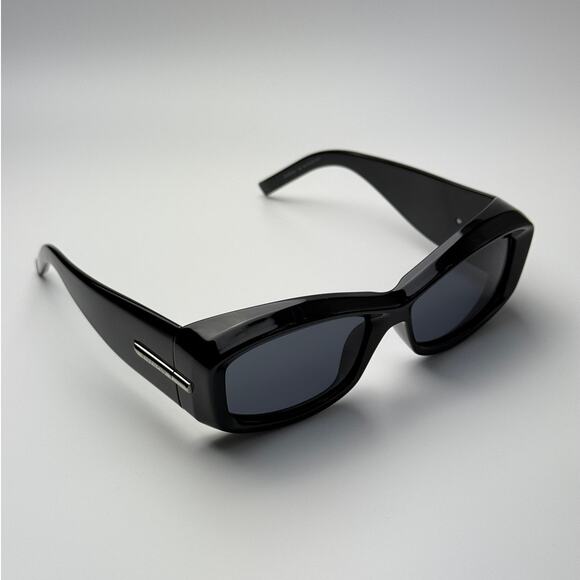 BRAND NEW Givenchy Sunglasses GV40044U 01A Black Grey Unisex main image 4